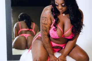 the kind of woman who can turn... - Image 2