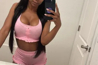💕Bustyy & Petite Sexyy little Treat💕 - Image 2
