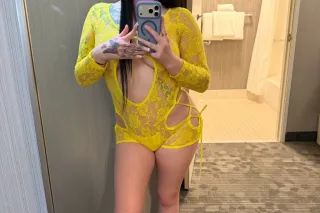 Latina/Filipina😋😏 - Image 1